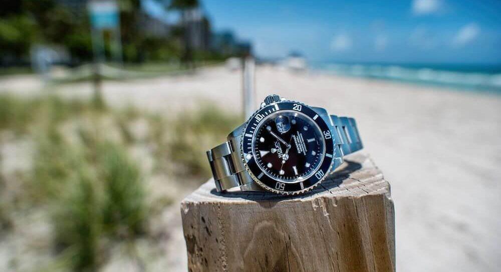 yaz kombinlerine uygun 3 rolex saat modeli
